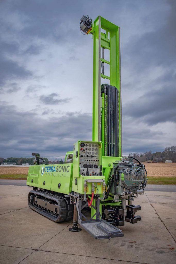 TSi 150CC Compact Crawler Drill Rig front quarter, extended