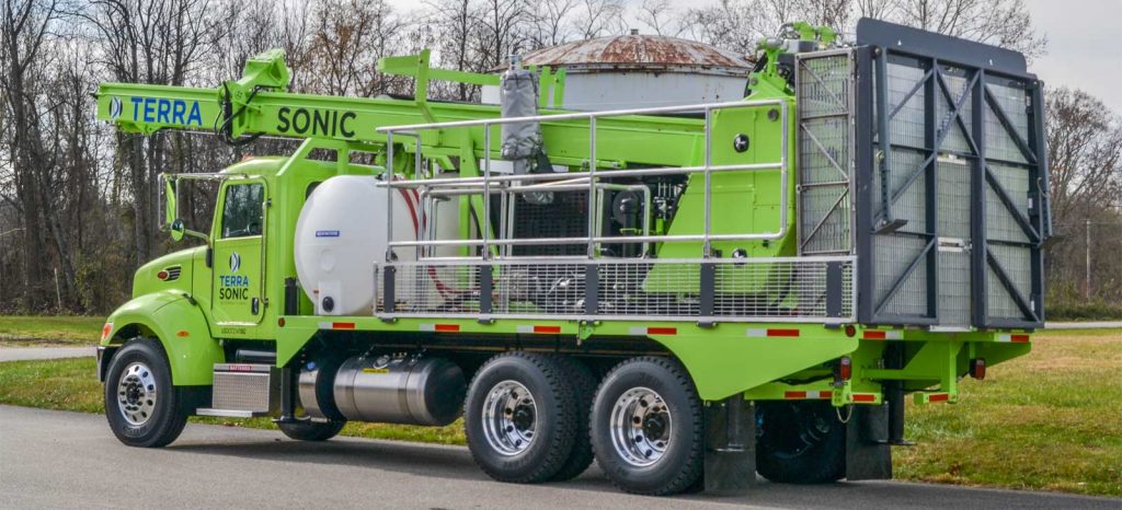 TSi 150T Sonic Drill Rig rear quarter