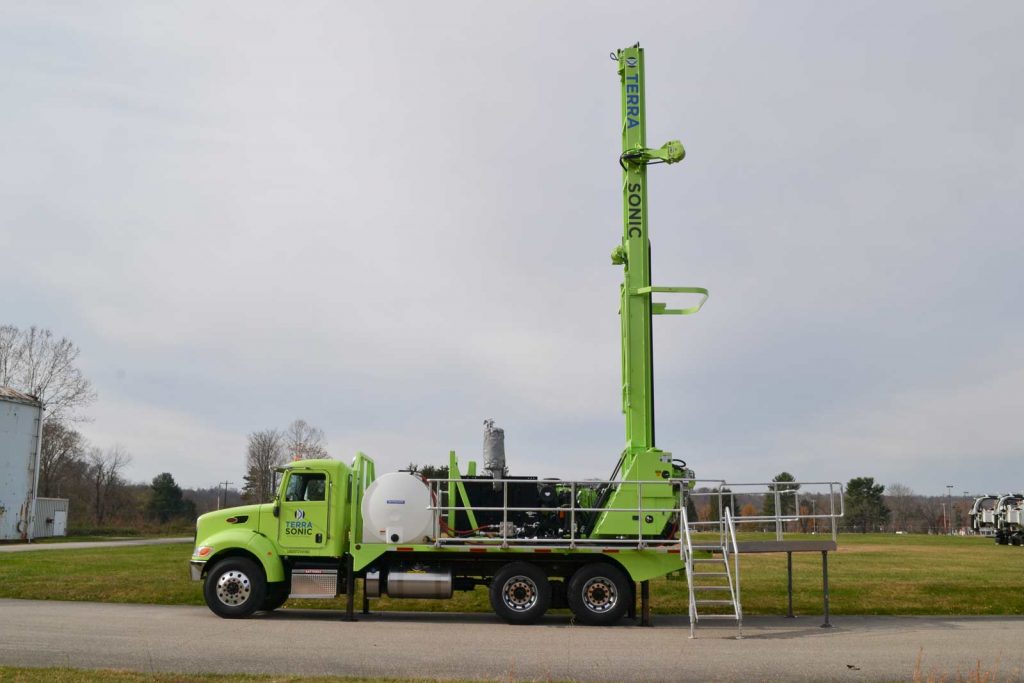 TSi 150T Sonic Drill Rig side profile, extended