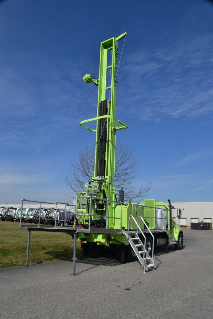 TSi 150T Sonic Drill Rig rear quarter, extended